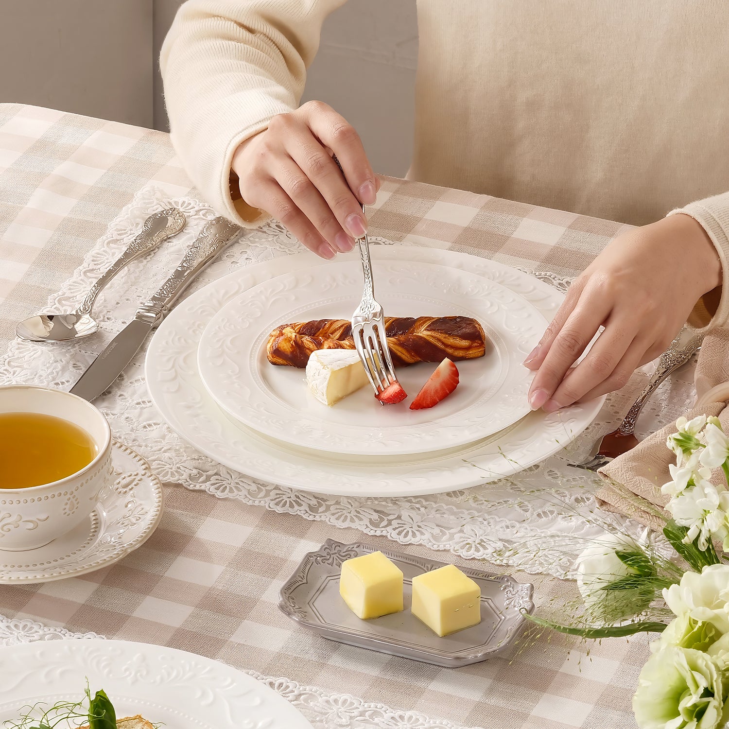 KINGSTONE Bone China Dinnerware Set, 12-Piece Dishes Set for 4, Vintage Relief Ceramic Plates & Bowls, Lightweight Translucent Dishware for Home Dining, Festival Banquet, Party & Gift