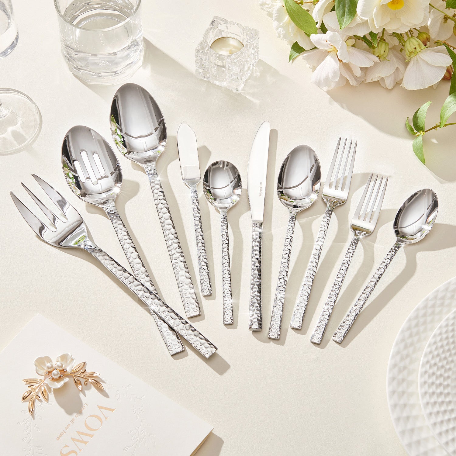 KINGSTONE 18/10 Stainless Steel Silverware Set with Serving Utensils for 8, Cutlery Set with Hammered Pattern for Kitchen, Home, Restaurant, Mirror Polished & Dishwasher Safe