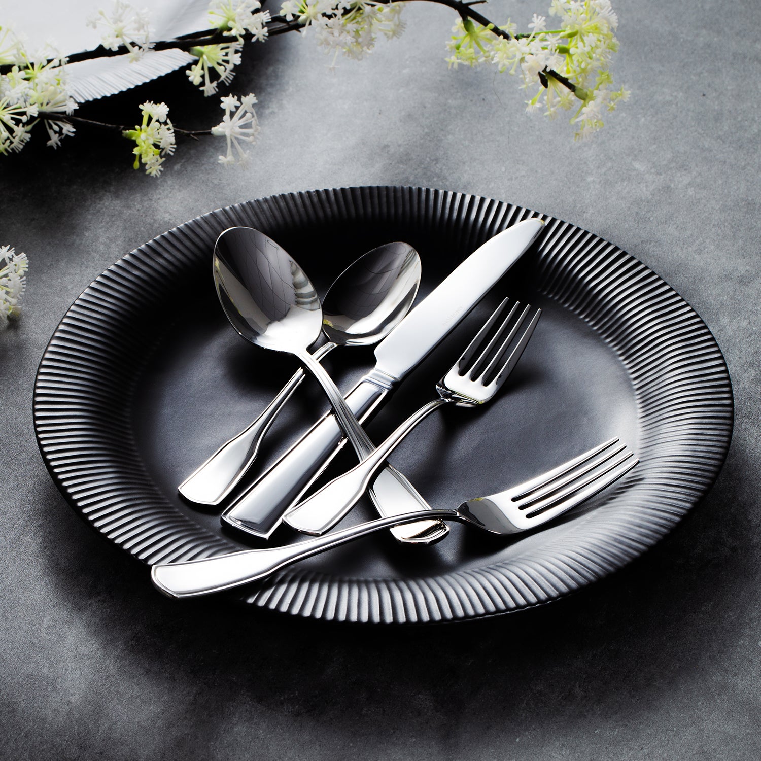 KINGSTONE Silverware Set, 18/10 Stainless Steel Flatware Set, Tableware Cutlery Set, Utensil Sets for Home Restaurant, Mirror Finish, Dishwasher Safe