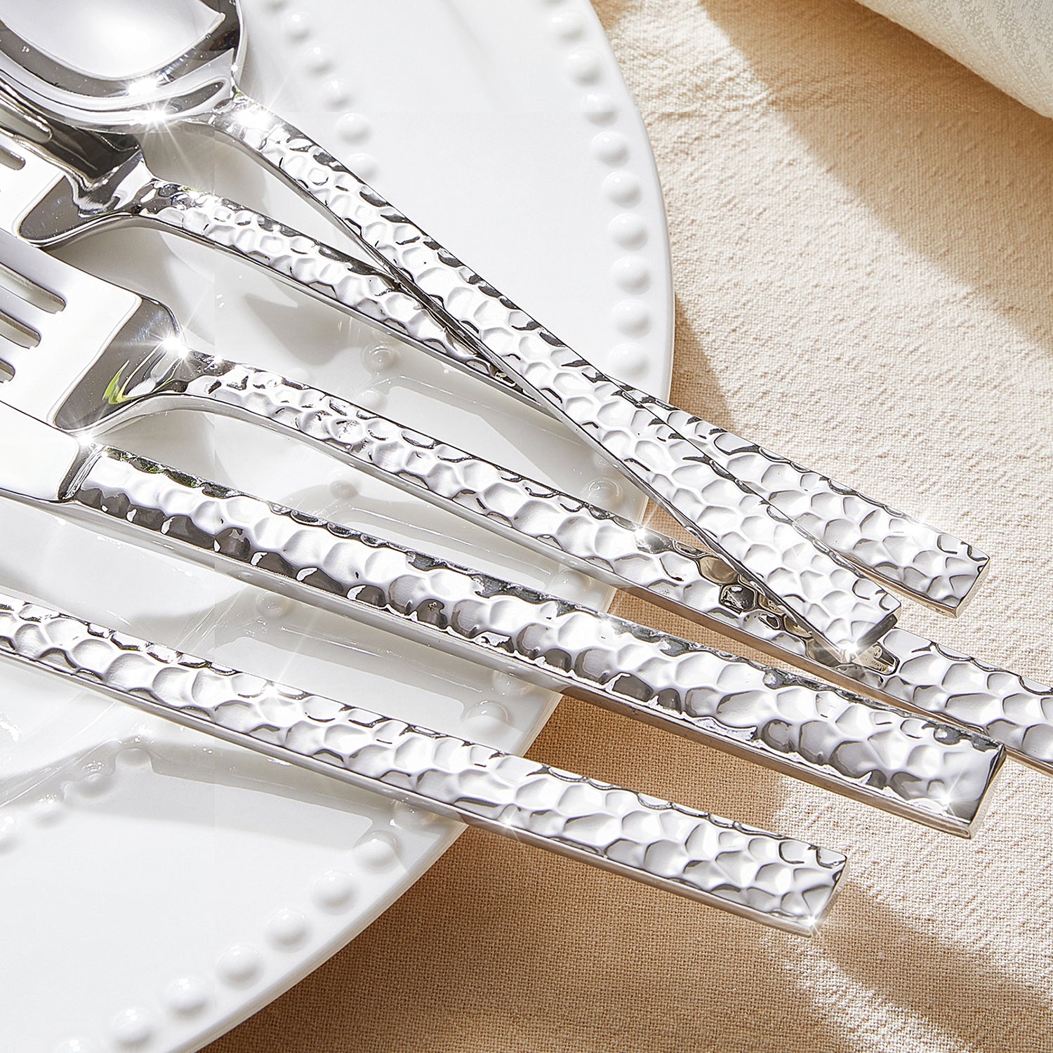 KINGSTONE Hammered Silverware Set, 18/10 Stainless Steel Flatware Set, Cutlery Set for Home, Party, Wedding, Mirror Polished Dishwasher Safe