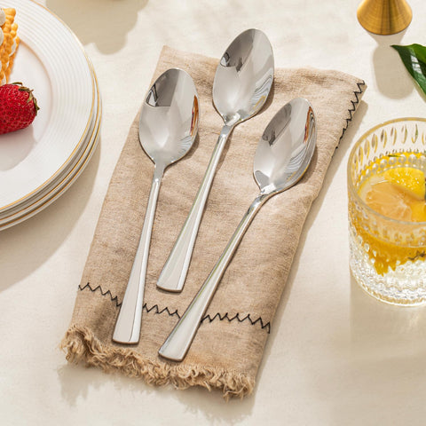 18/10 Stainless Steel Classic Set Of 12 Dinner Spoons